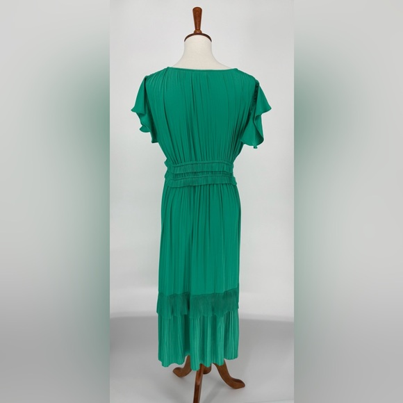 J Joie Flowy Green Pleated V Neck Dress Sz. M - Picture 2 of 6